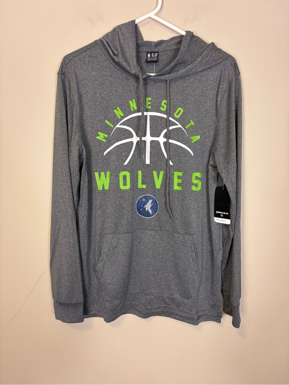 New NBA Minnesota Wolves Gray Long Sleeve Top with Neon Green Logo Small